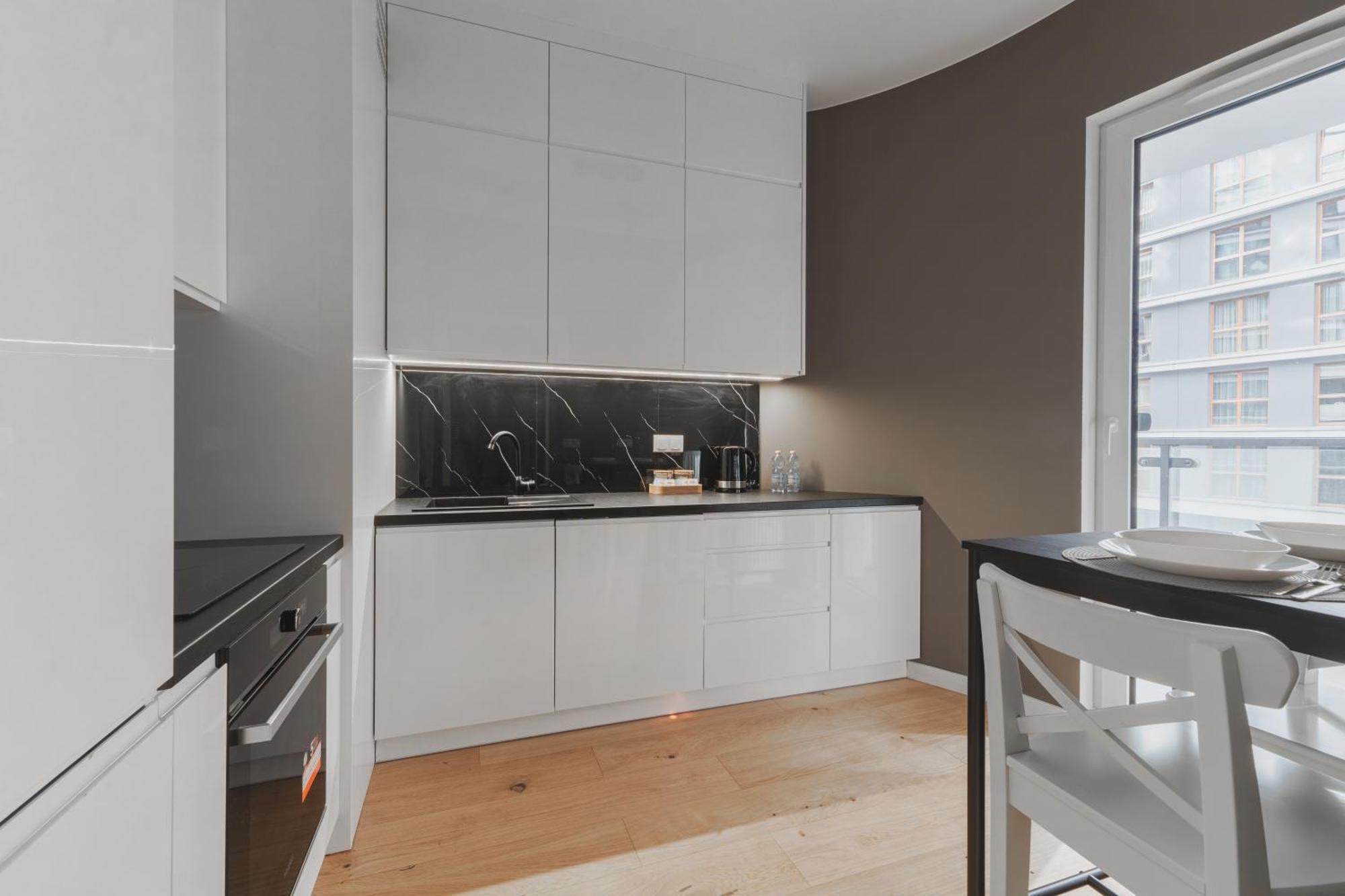 Apartament Wola Tower - 2-room And Free Parking *